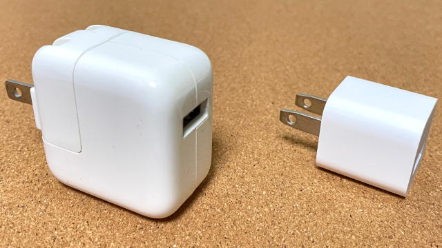 iPod USB Power Adapterと、5W USB電源アダプタ