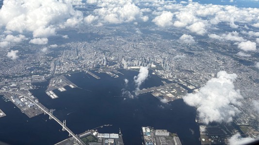 横浜港上空より