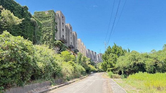 8階建てアパート群