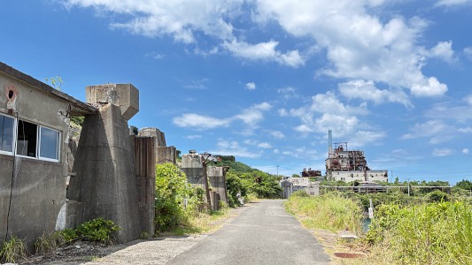 ベルトコンベアの橋脚